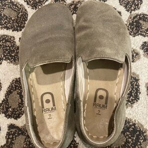 Raum Goods Suede Slip-On Shoes - Tan